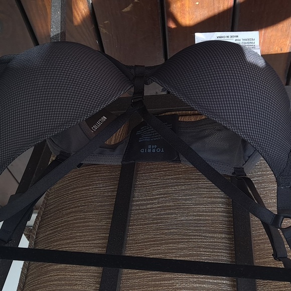 Torrid push up plunge bra size 44B - Picture 2 of 7